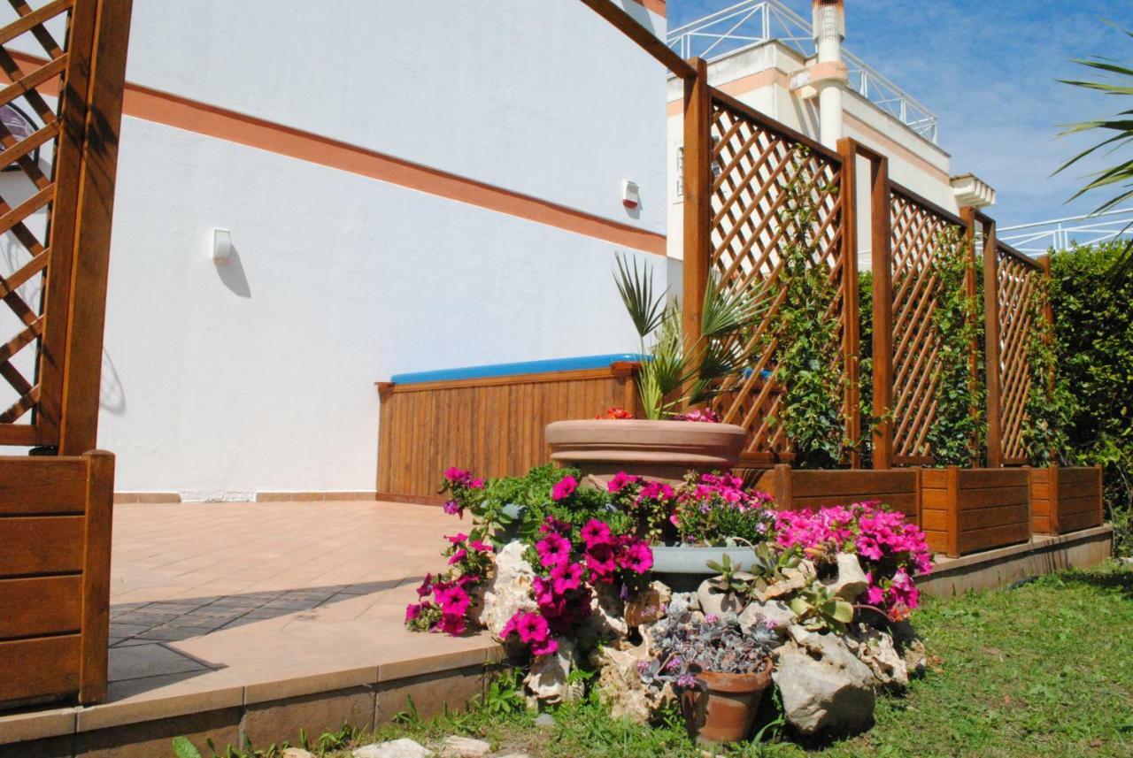 Villa Regina B&B Nettuno Exterior photo